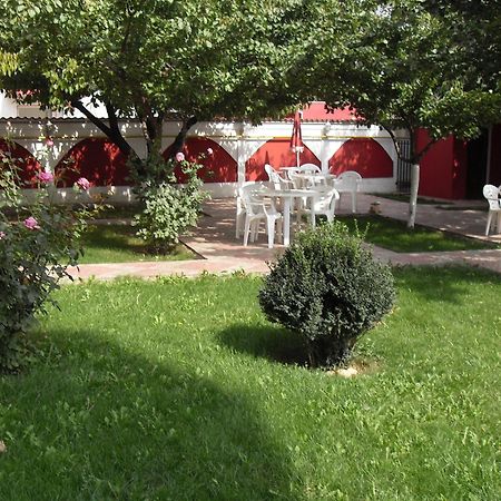 Hotel Cristian Afumati Екстер'єр фото