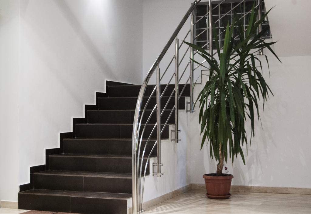 Hotel Cristian Afumati Екстер'єр фото
