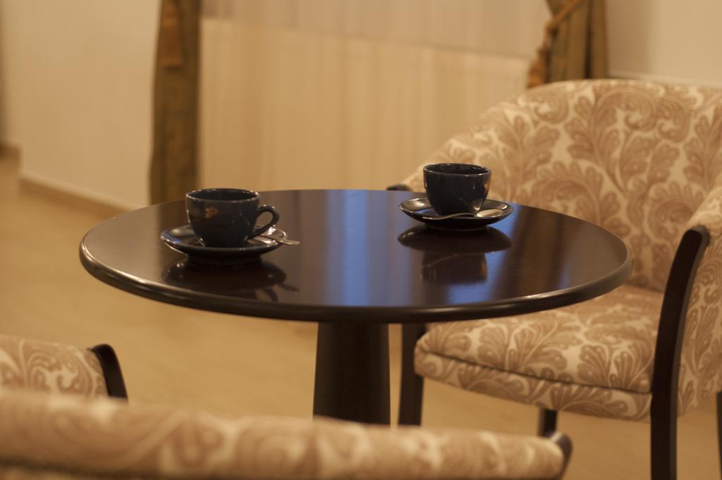 Hotel Cristian Afumati Екстер'єр фото