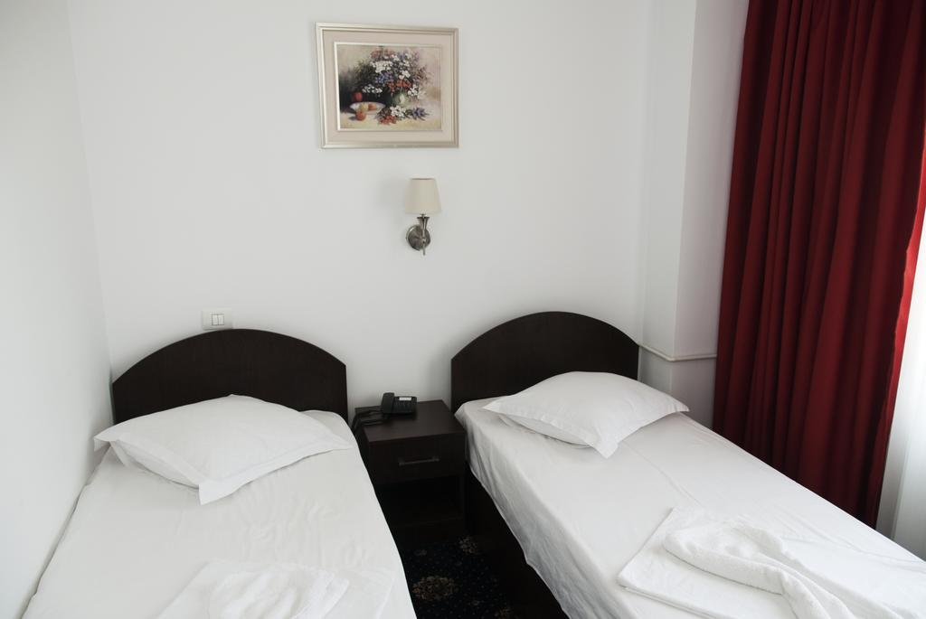 Hotel Cristian Afumati Номер фото