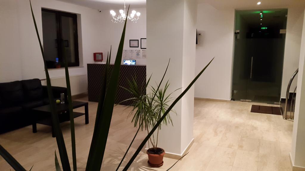 Hotel Cristian Afumati Екстер'єр фото