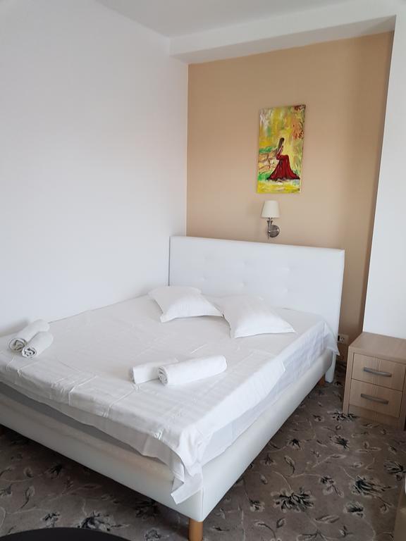 Hotel Cristian Afumati Екстер'єр фото