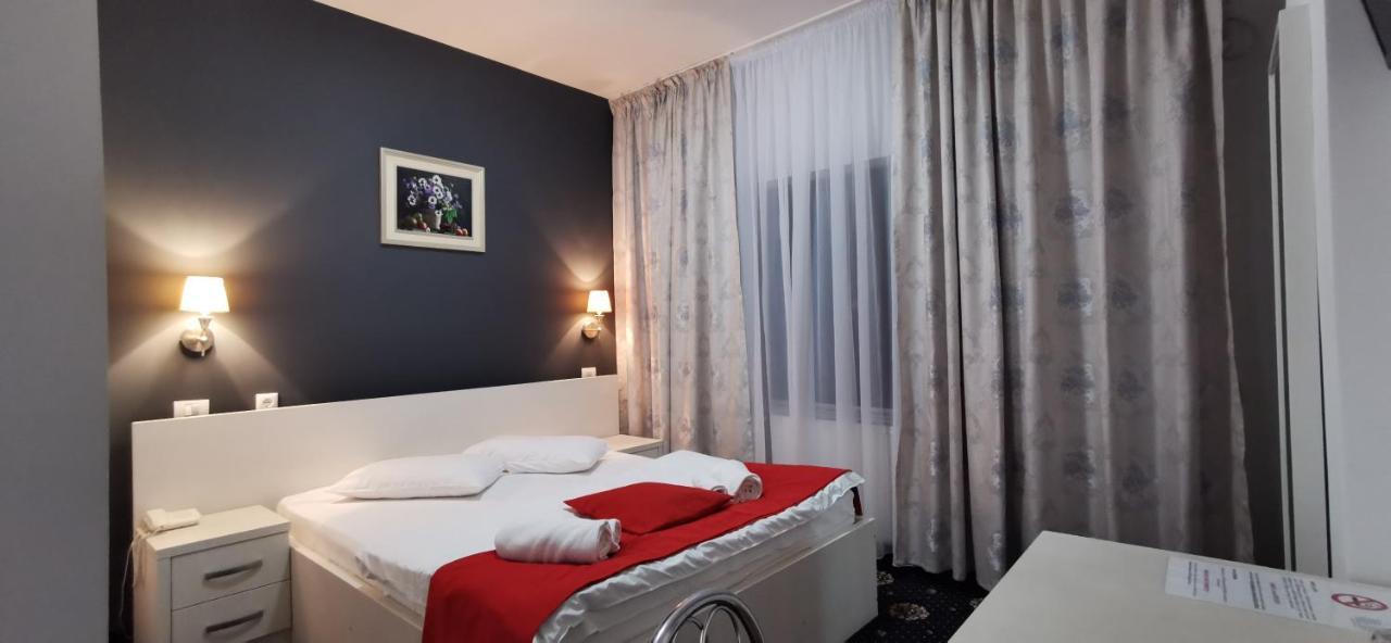 Hotel Cristian Afumati Екстер'єр фото